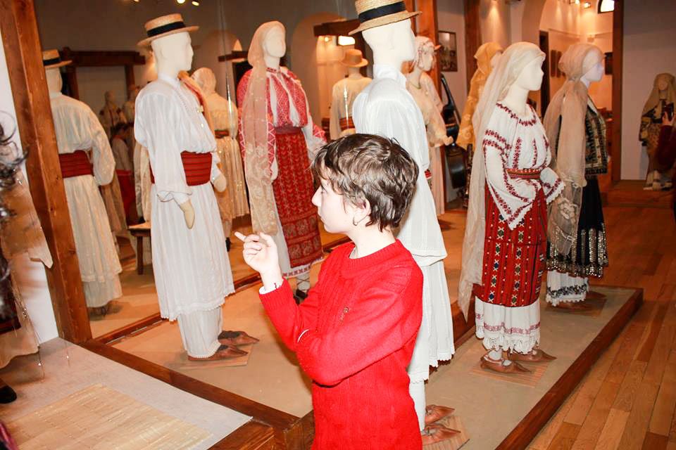 Teatru, cultură şi tradiţie pentru copiii doljeni 64770