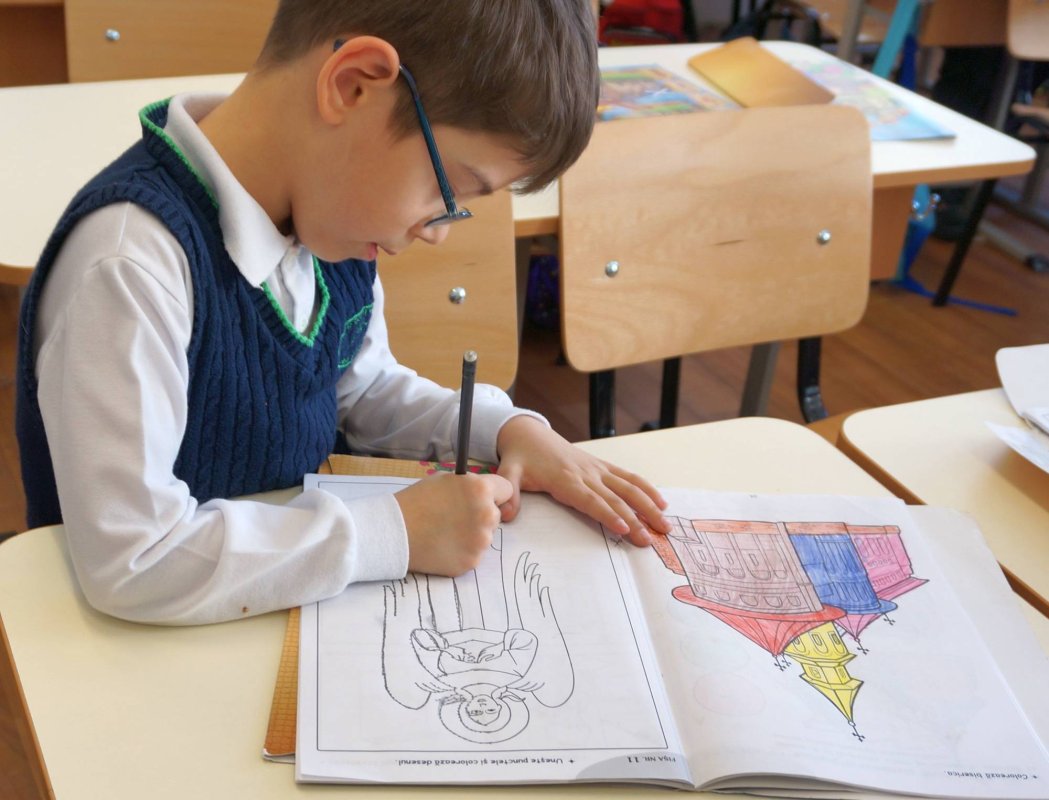 Educația,  o strădanie sfințitoare pentru părinți și copii  64906