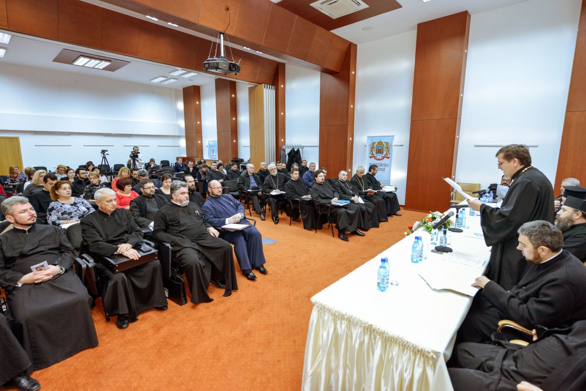 Întrunire a membrilor CAR al Arhiepiscopiei Bucureștilor 64676