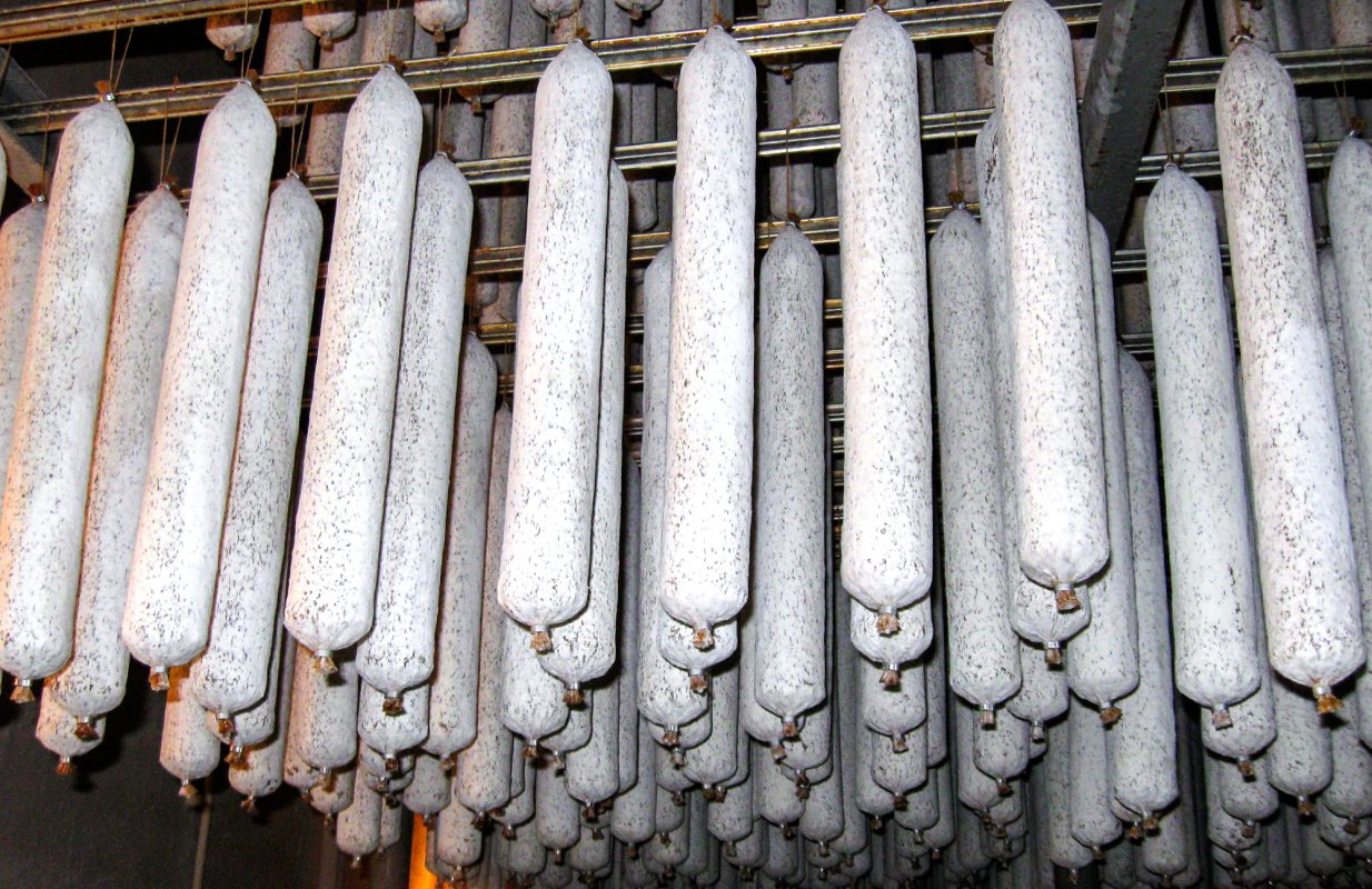 Salamul de Sibiu, produs cu indicaţie geografică protejată 64691