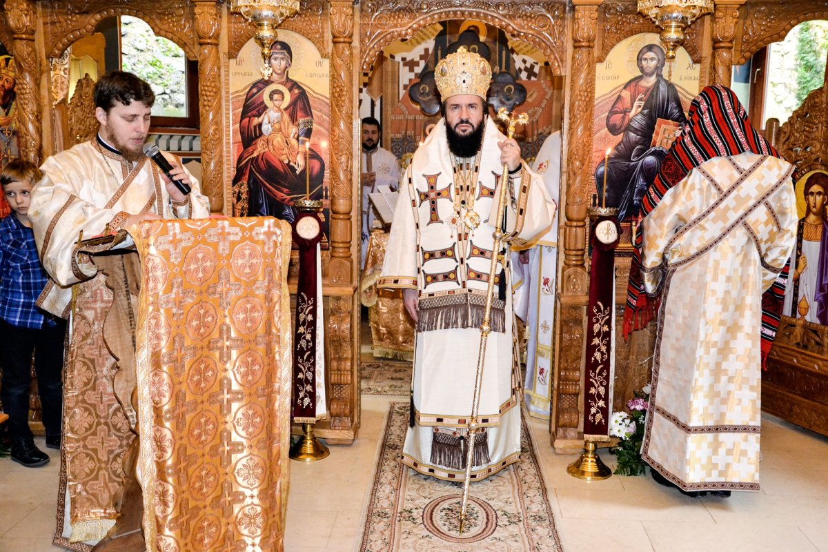 Slujiri arhierești în Mitropolia Banatului 64658