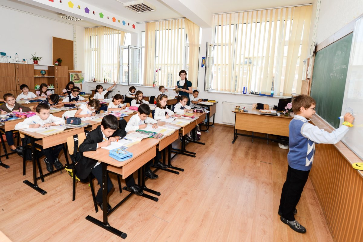 Disoluţia memoriei identităţii ca program educaţional 64571