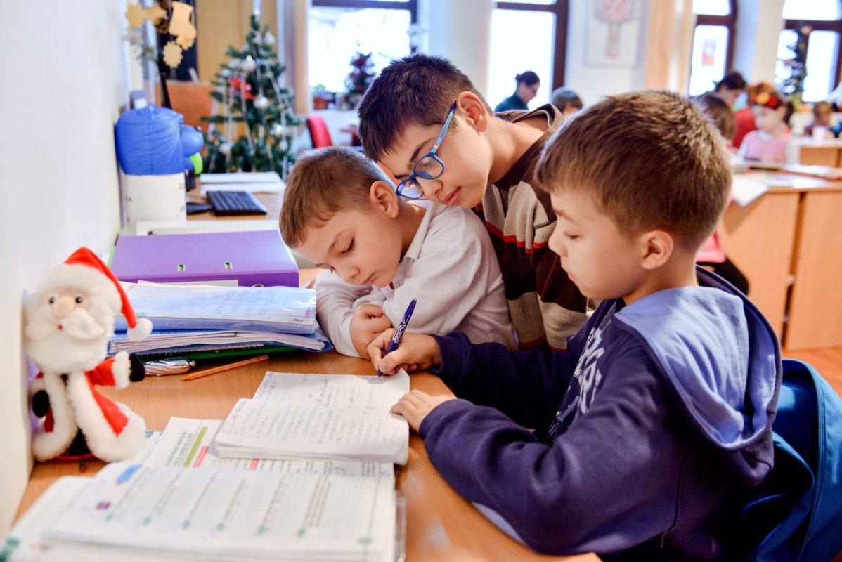 Disoluţia memoriei identităţii ca program educaţional 64574