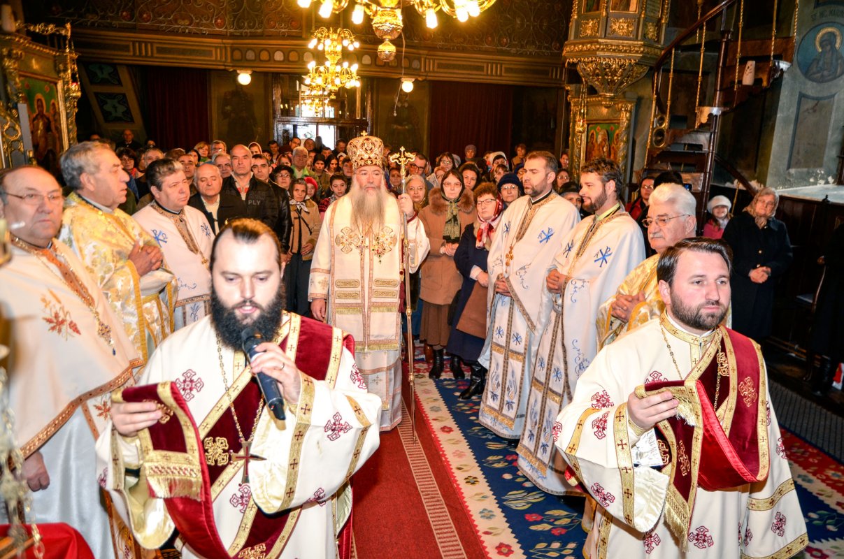 Liturghie arhierească la Biserica „Maioreasa” din Turnu Severin 64544