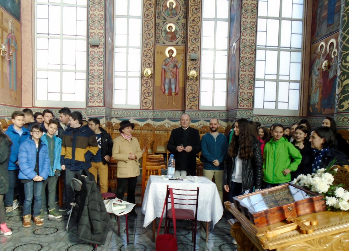 Modele pentru tineri, în parohia clujeană „Naşterea Domnului” 64481