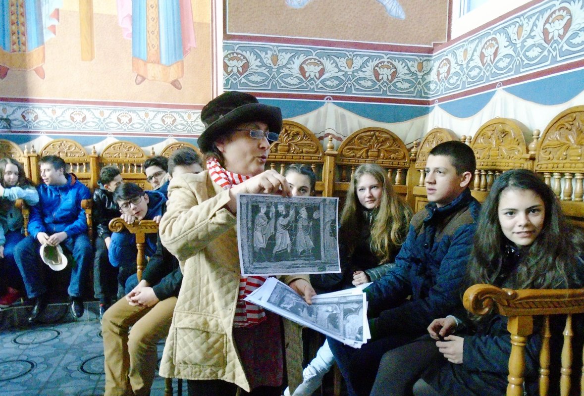 Modele pentru tineri, în parohia clujeană „Naşterea Domnului” 64483