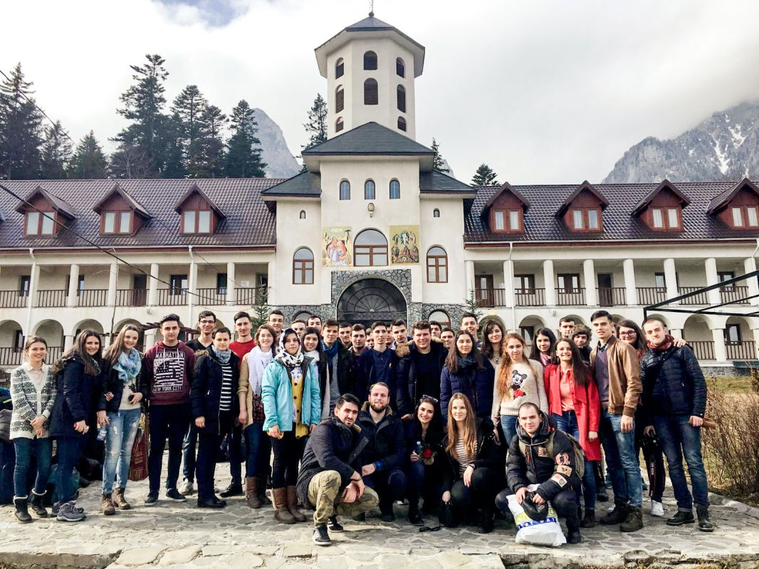 Proiect pentru dezvoltarea activităţilor studenţilor teologi bucureşteni 64441