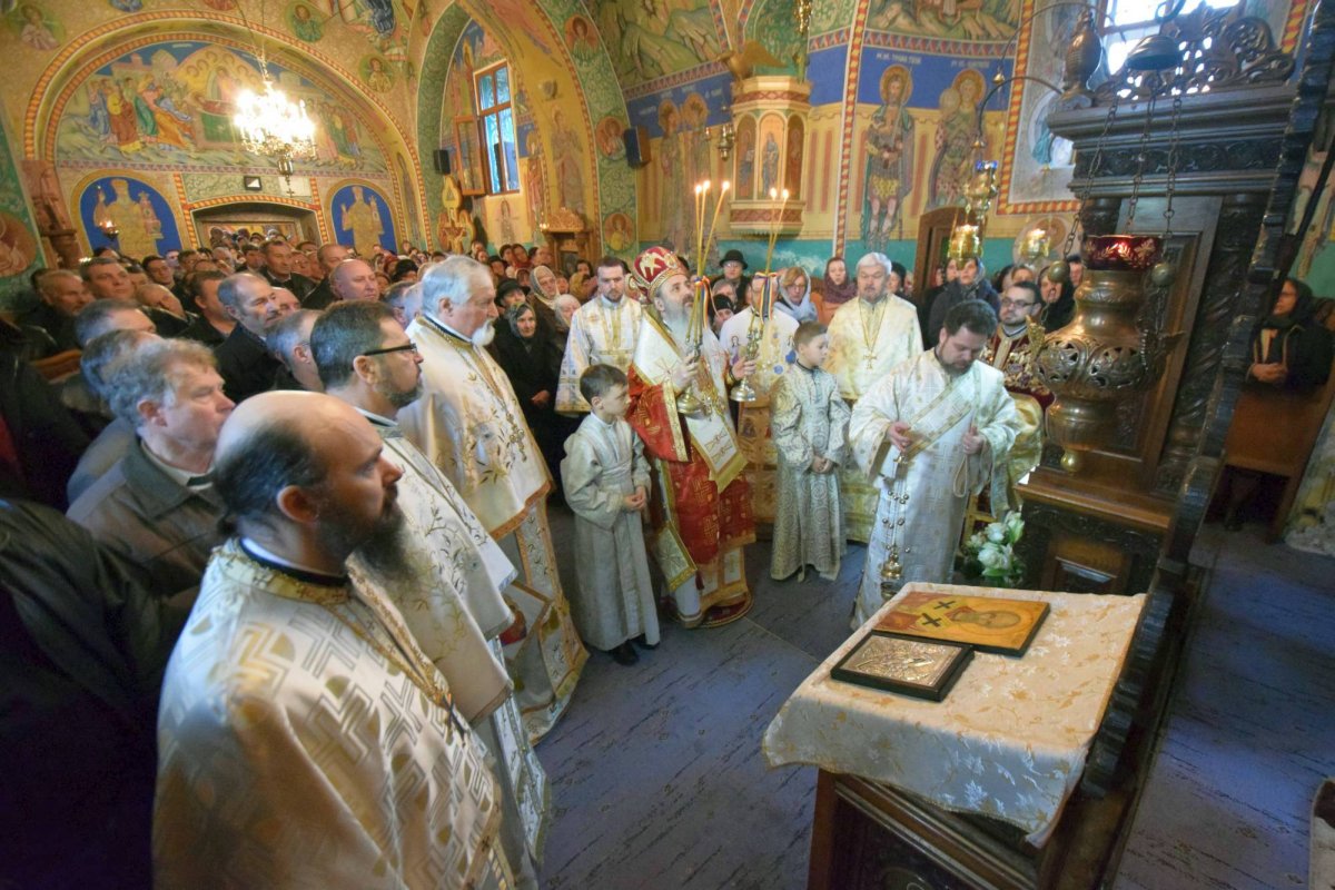 „Prin pocăinţă, omul reprimeşte haina cea albă a Botezului“ 64357