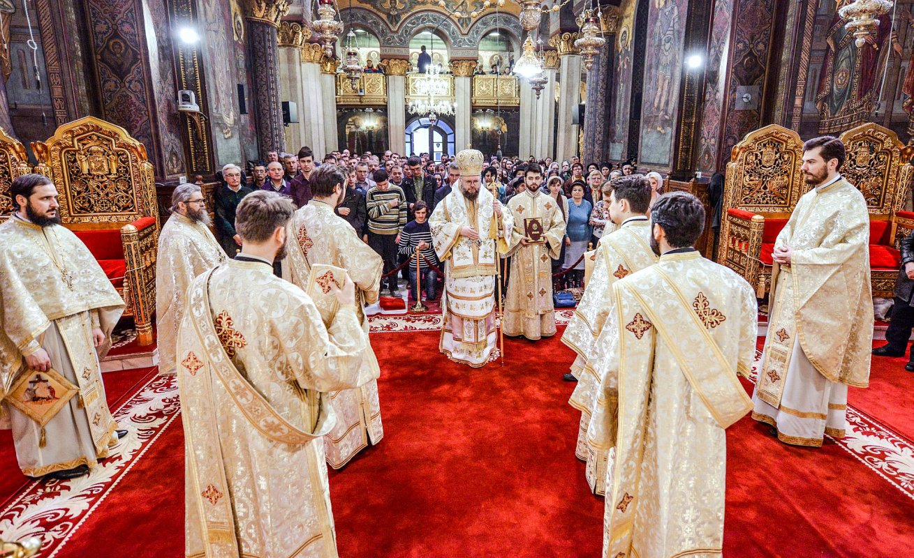 Ierarhi români din America au slujit în Capitală 64334