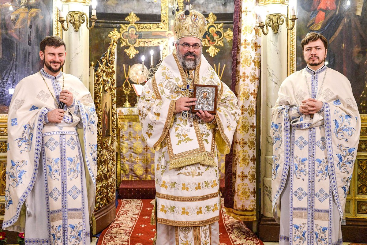 Ierarhi români din America au slujit în Capitală 64337