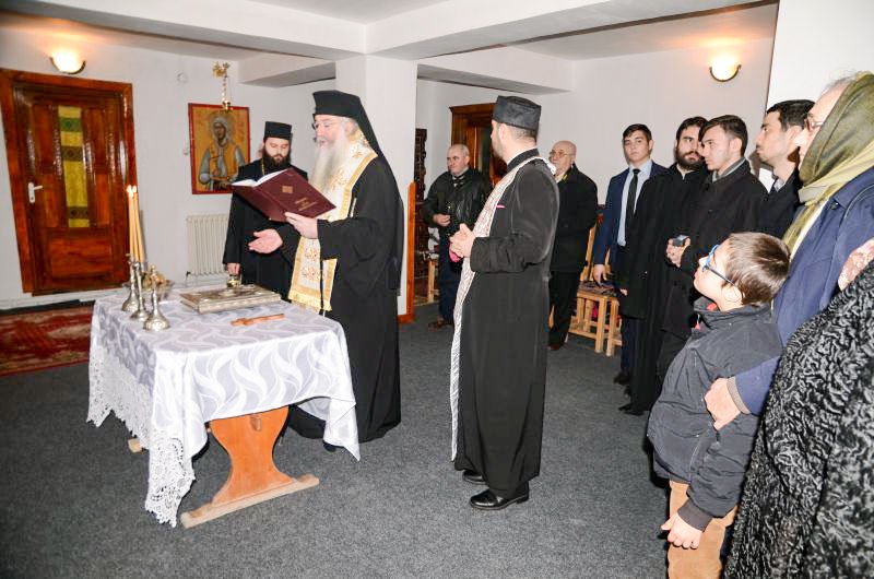 Liturghie arhierească la biserica din Piaţa Meva 64310