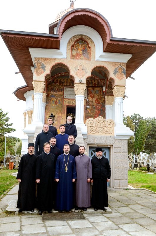 Preoţii din cimitirele de stat din Capitală, în conferinţă 64338