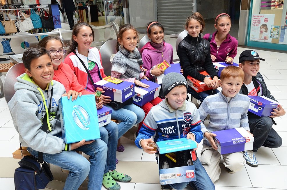 „Să ne trăim viaţa în dragoste unii faţă de alţii“ 64295