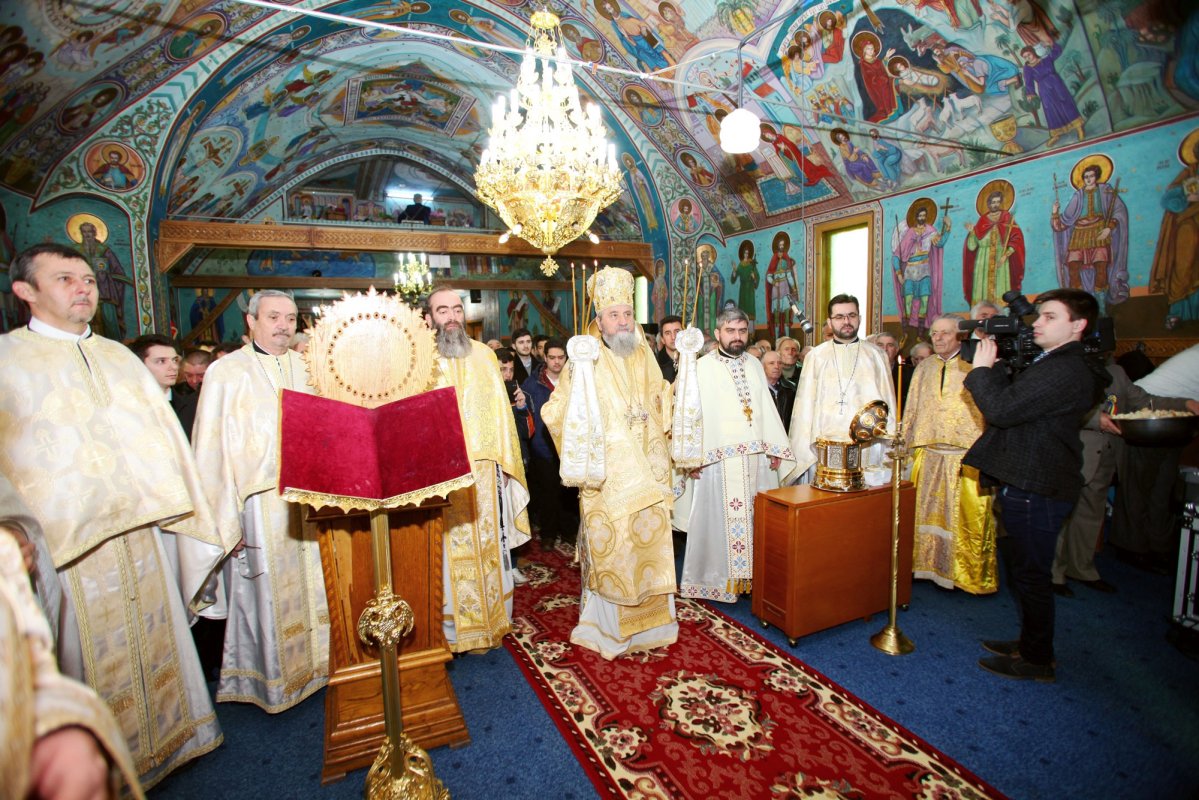 Slujiri arhiereşti în Duminica a 34-a după Rusalii 64296