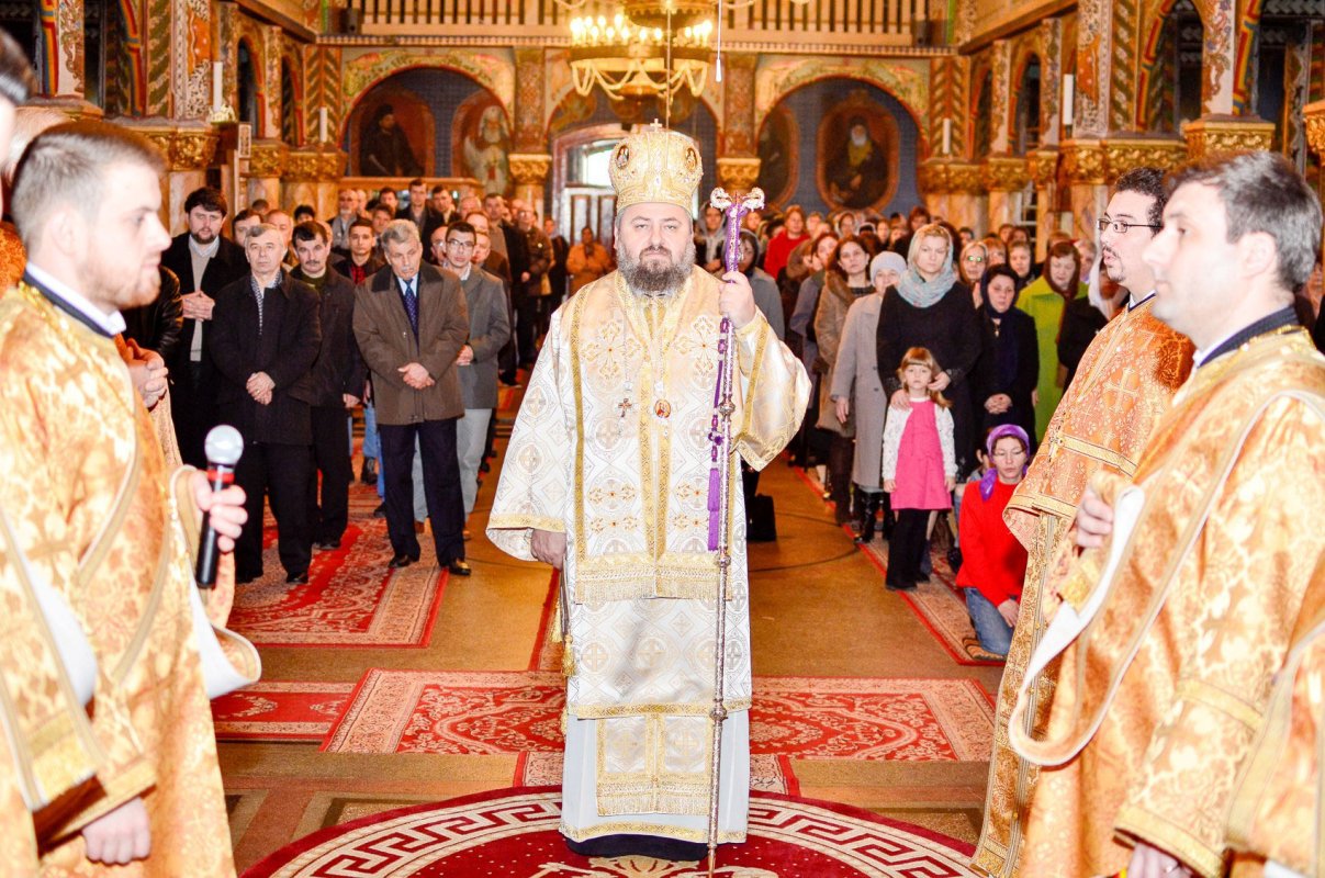 Slujiri arhiereşti în Duminica a 34-a după Rusalii 64300