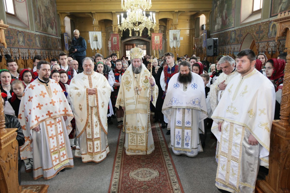 Slujiri arhiereşti în Duminica a 34-a după Rusalii 64301