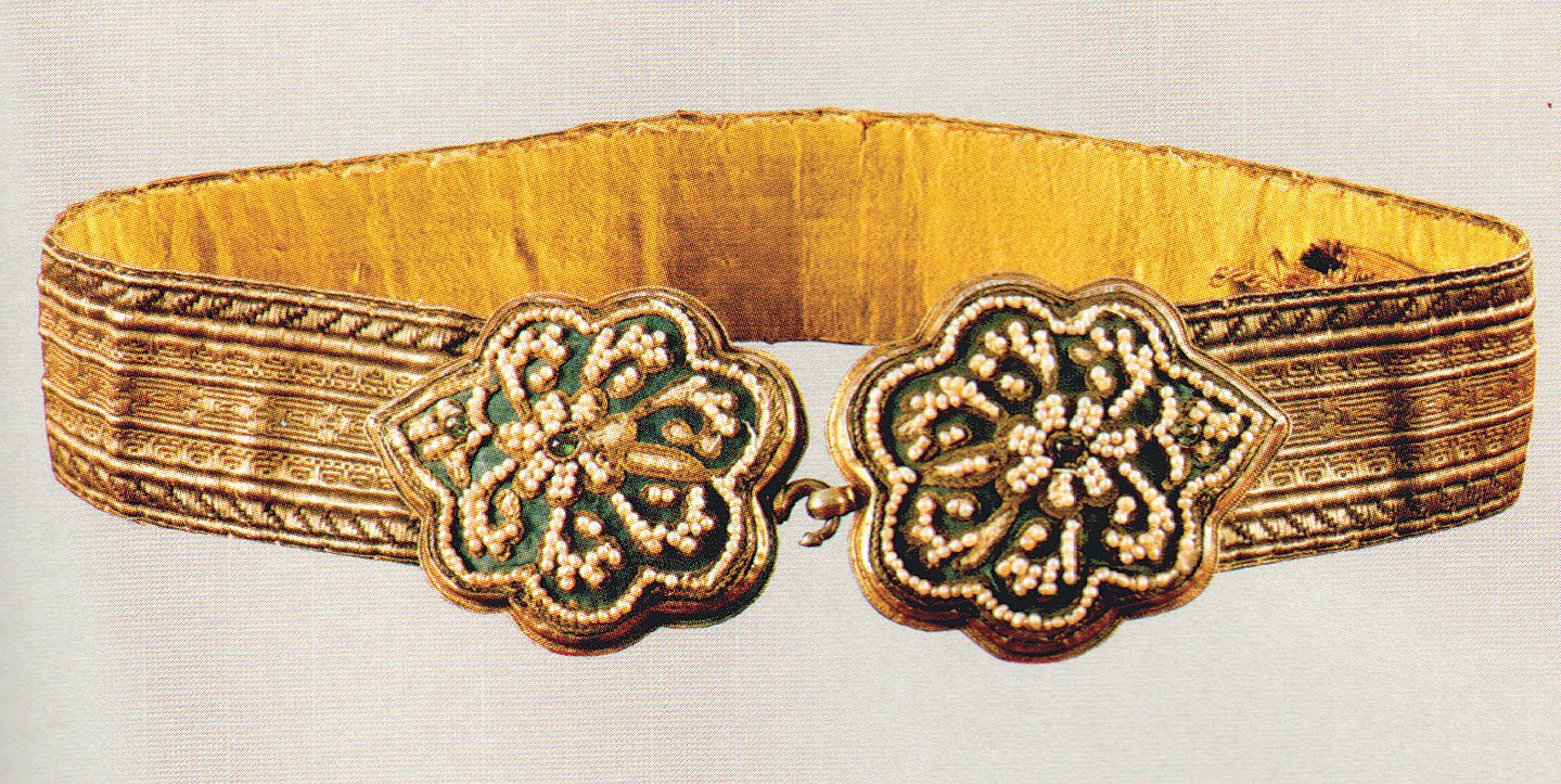 Un album despre moda din Ţara Românească 64346