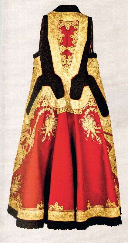 Un album despre moda din Ţara Românească 64347