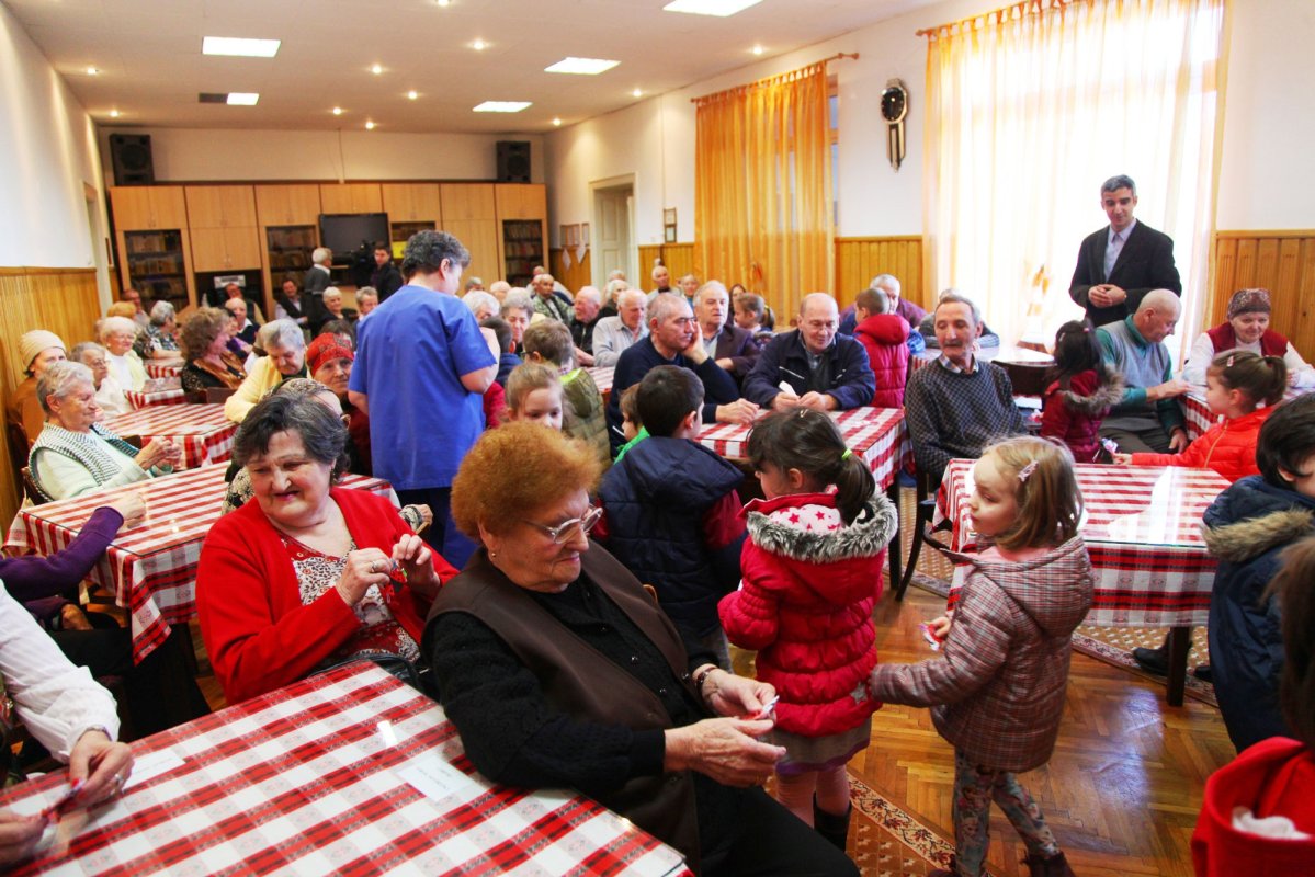 Mărţişoare filantropice oferite de copii 64240