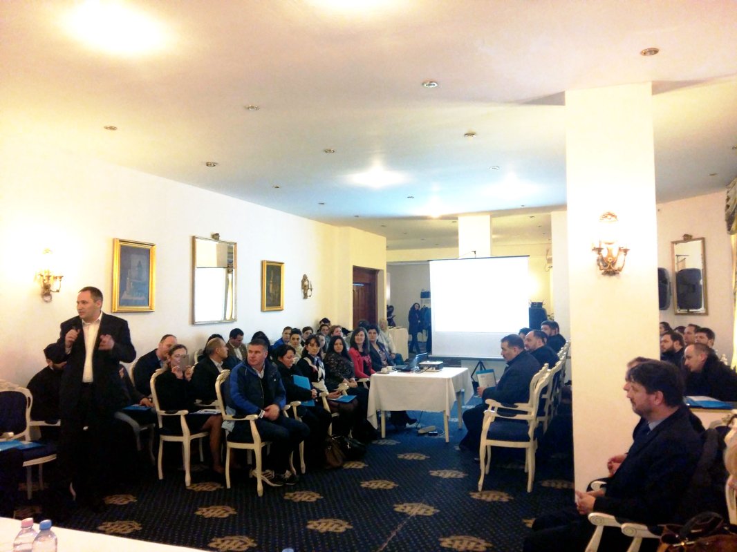 375 de copii din judeţul Alba sprijiniţi să nu abandoneze şcoala 64167