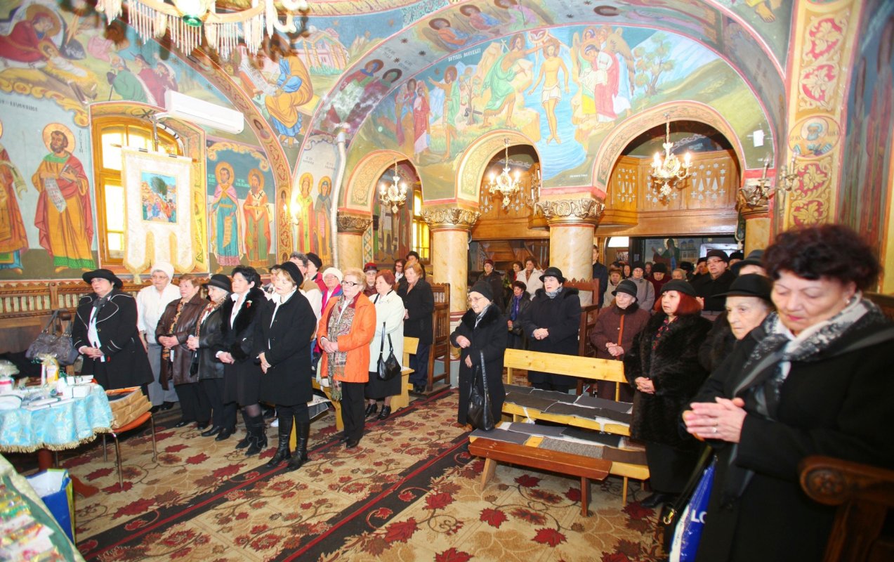 Sărbătoarea femeilor vârstnice din cartierul sibian Turnişor 64099