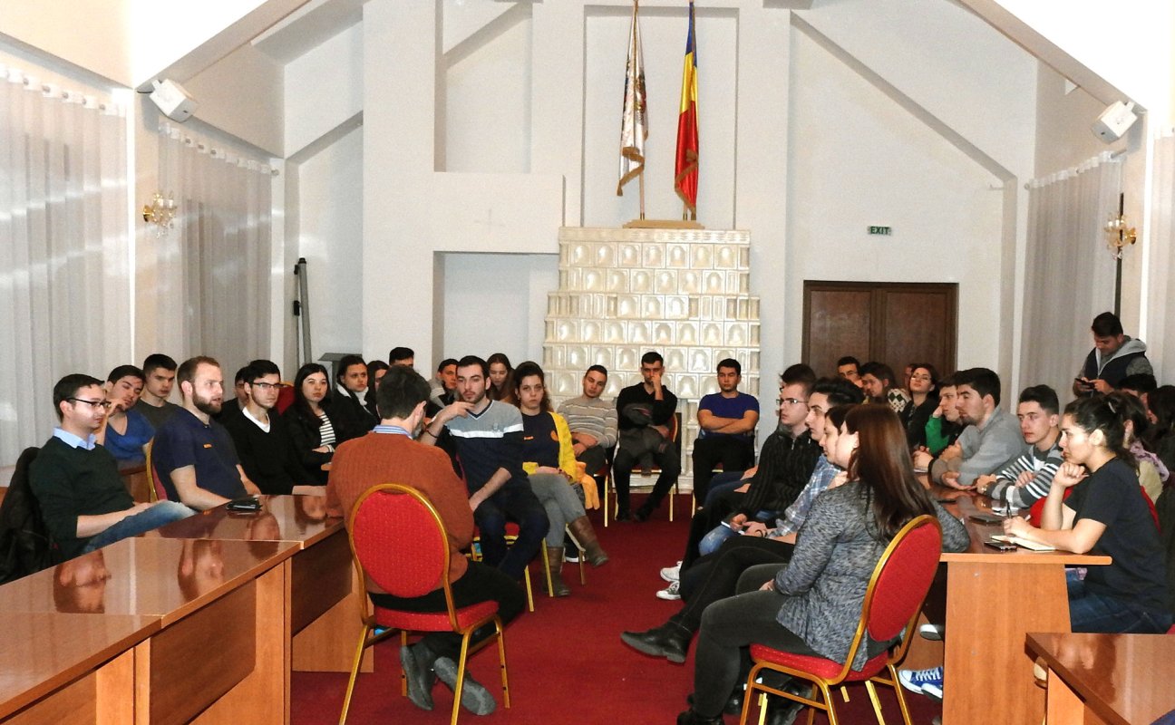 Tineri ortodocşi întruniţi la Mănăstirea Caraiman 64136