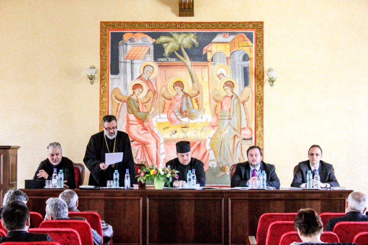 Adunarea generală a membrilor CAR din Mitropolia Olteniei 64026