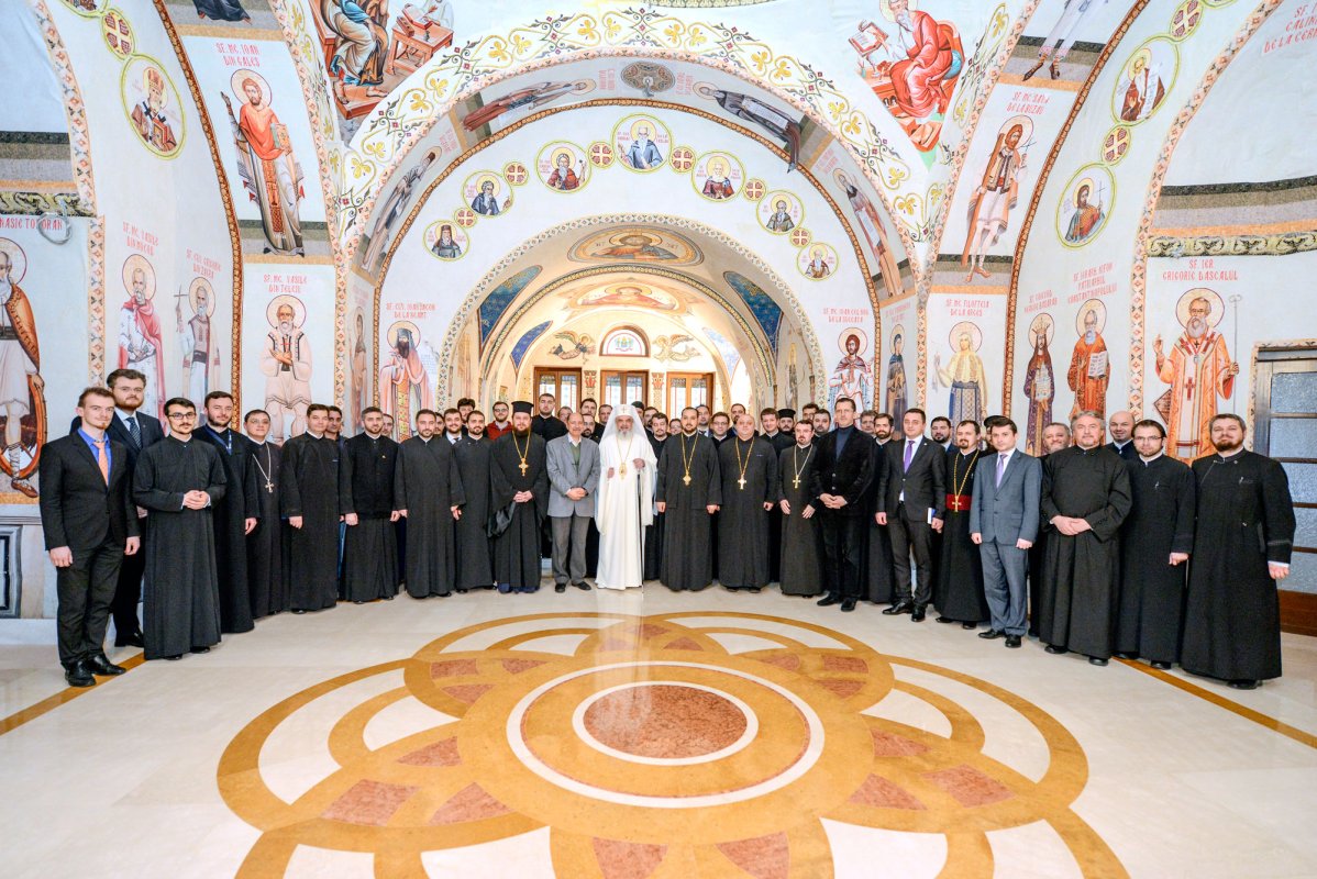 Comunicarea, adecvată publicului şi fidelă Bisericii 64034