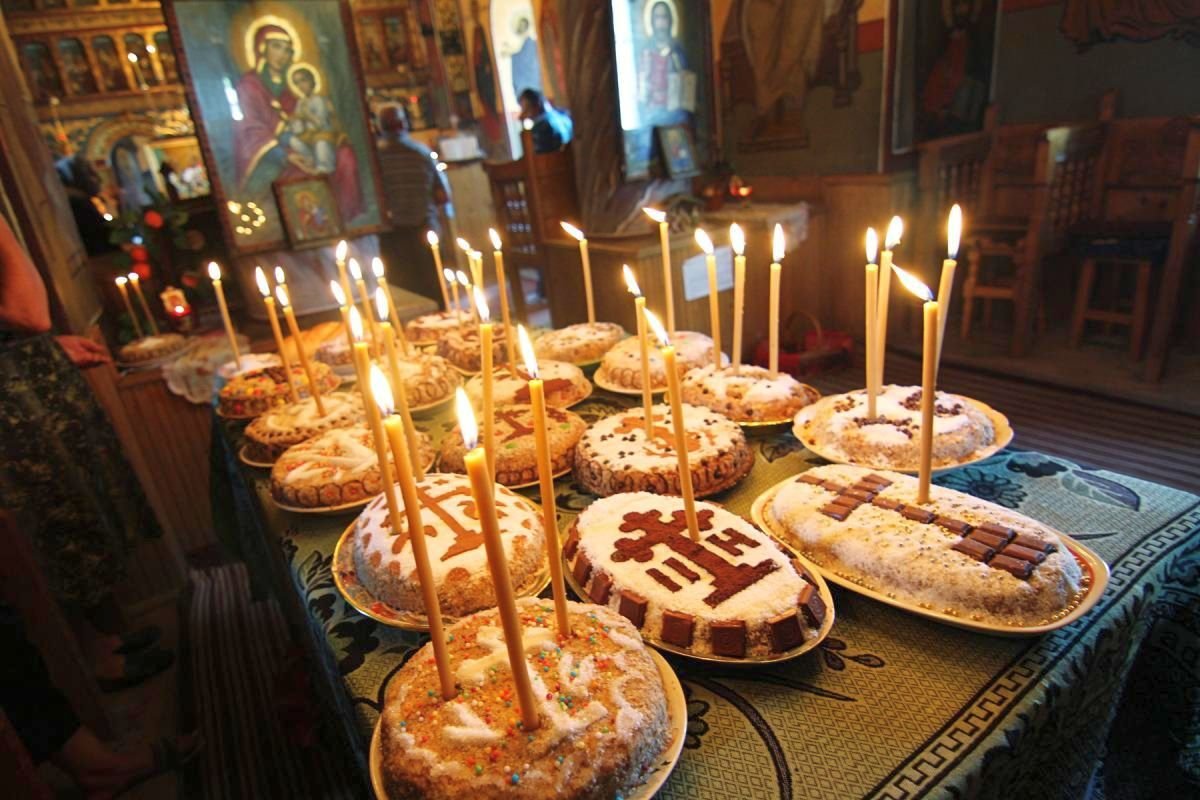 De ce se fac slujbe de pomenire şi milostenii pentru cei adormiţi? 64003