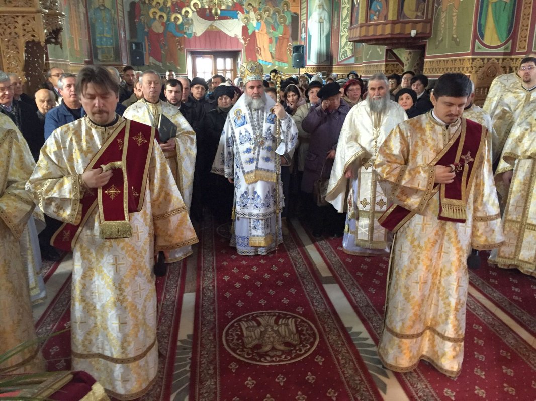 Liturghia, scopul fundamental al misiunii preotului 64004