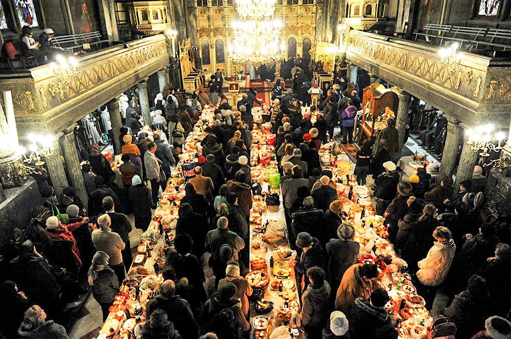 Moșii de iarnă, pomenirea  celor dragi spre bucuria Învierii 64042