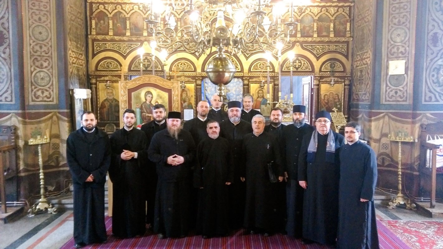 Întrunirea preoţilor din Cercul pastoral-misionar Brebu 63942