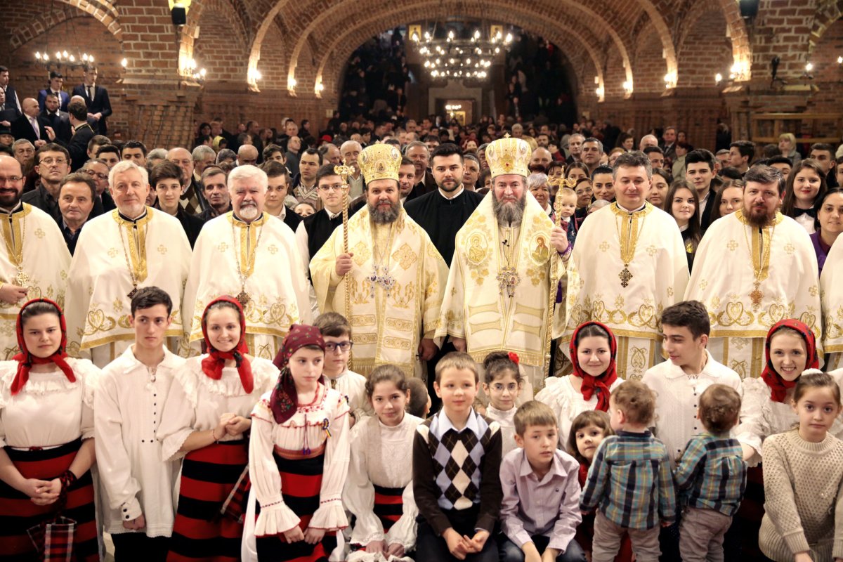 Slujiri arhiereşti în Duminica Înfricoşătoarei Judecăţi 63900