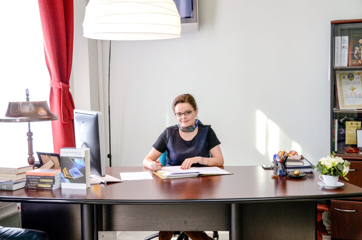 Casă primitoare pentru lectură și informare 63873