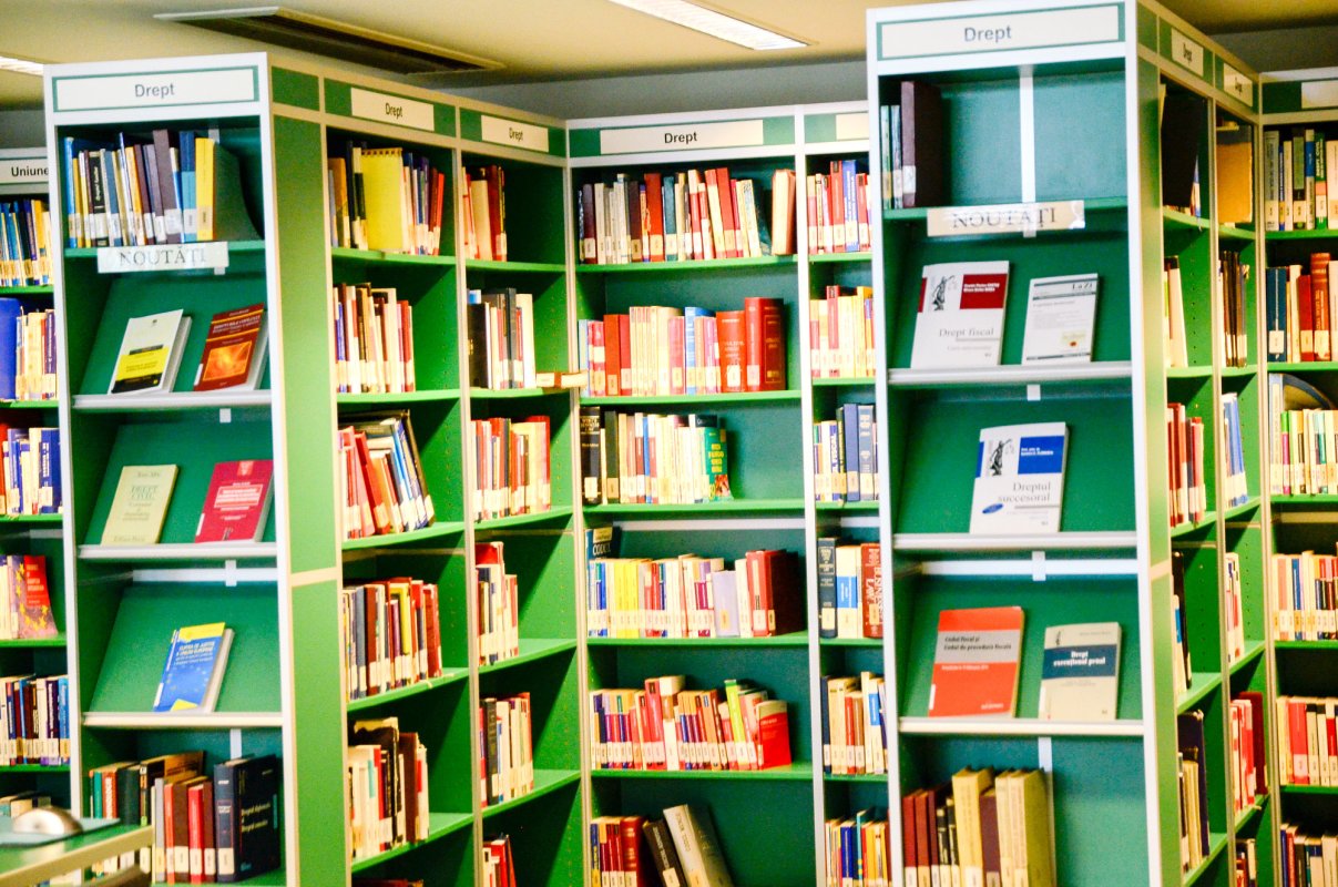 Casă primitoare pentru lectură și informare 63875