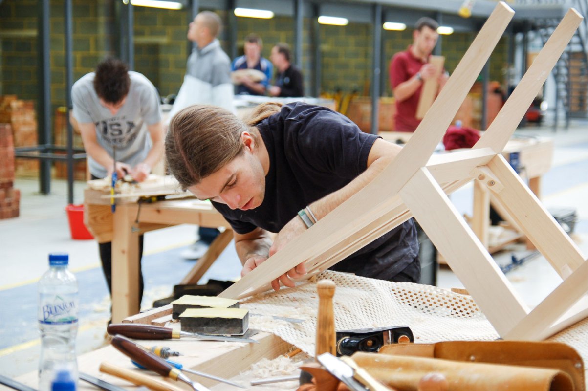 Noi programe de ucenicie la locul de muncă 63891