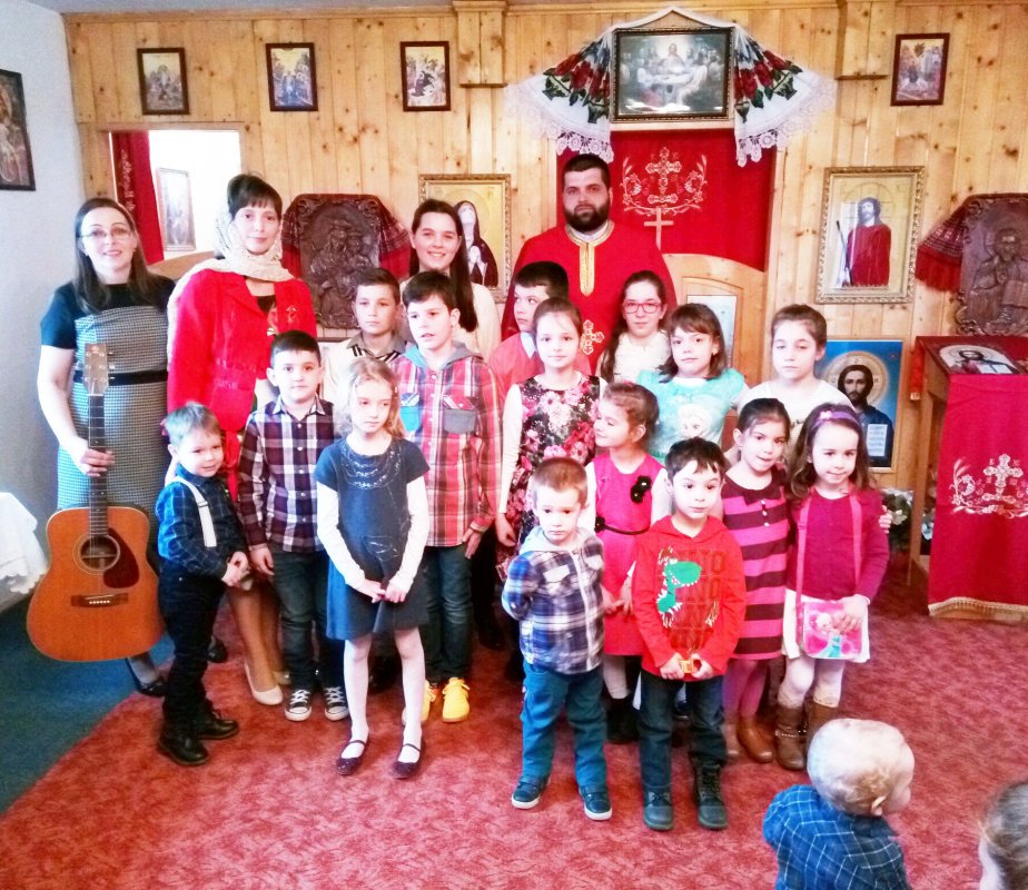 Ziua Femeii sărbătorită de copii 63844