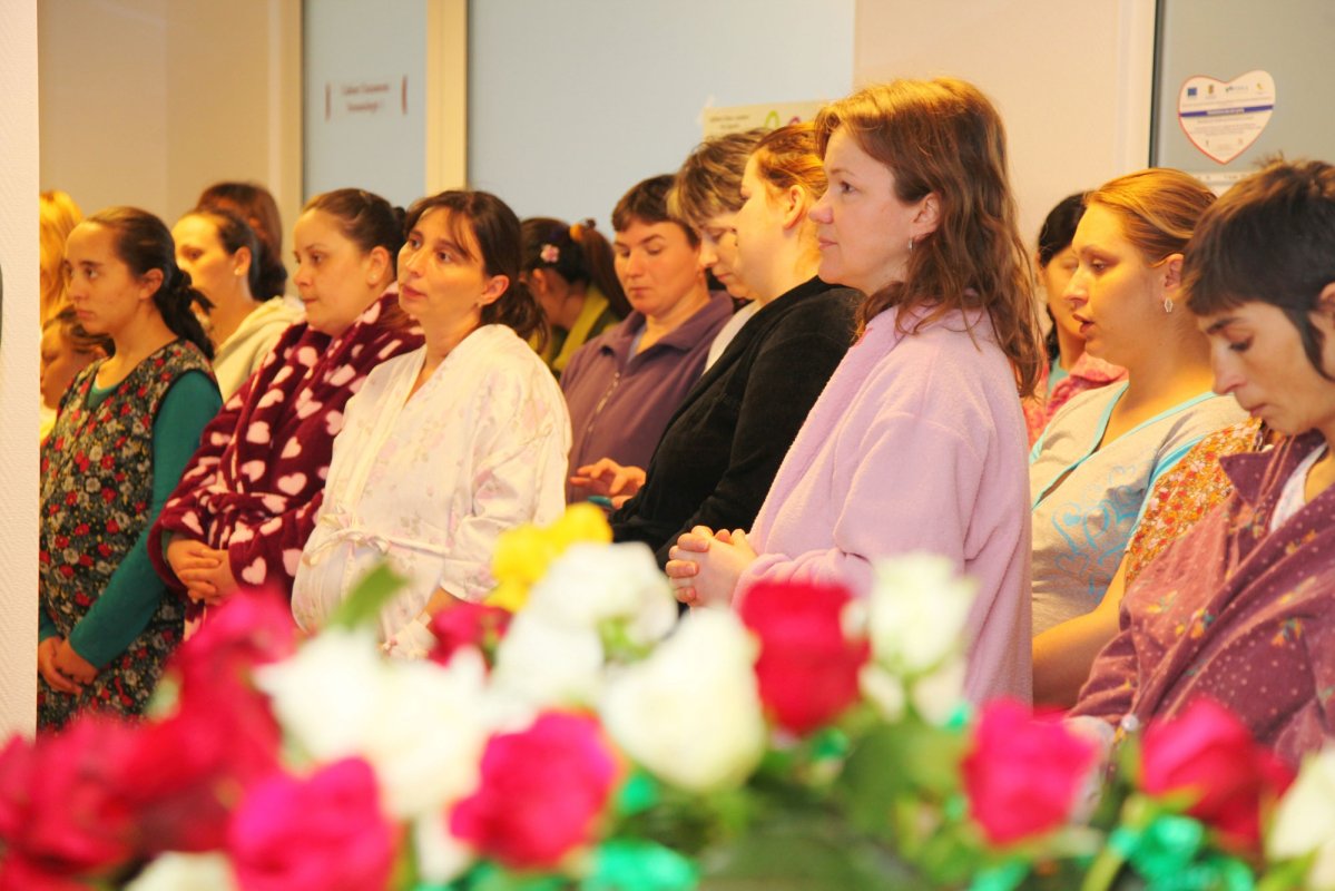 IPS Laurenţiu a vizitat Maternitatea din Sibiu 63754