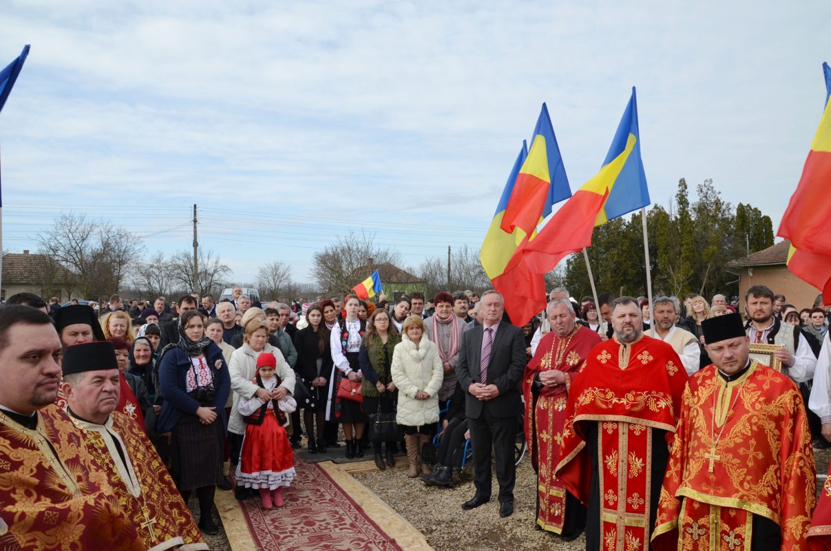 Piatră de temelie pentru o biserică la Voivozi-Șimian, Bihor 63689