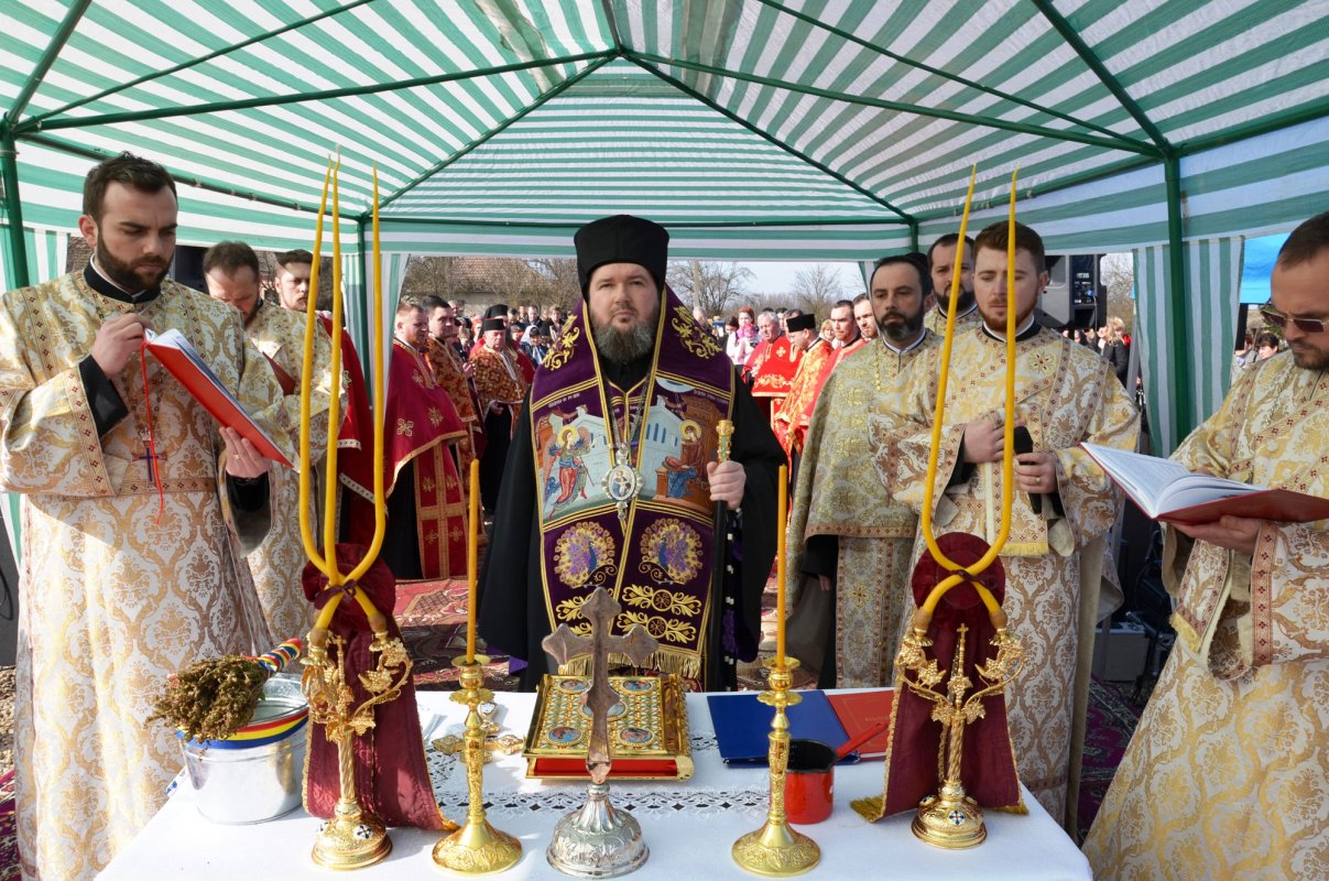Piatră de temelie pentru o biserică la Voivozi-Șimian, Bihor 63690