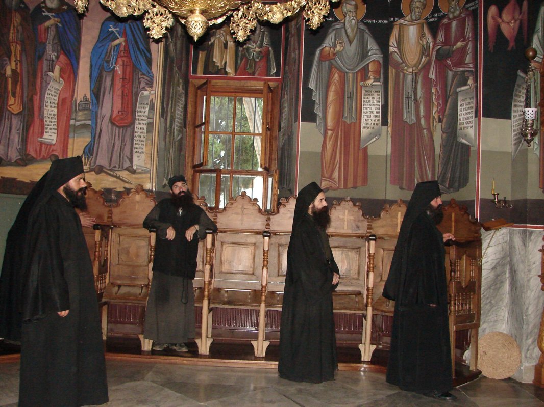 Rugăciunea  și munca  întrețin comuniunea  cu Dumnezeu  și semenii 63827