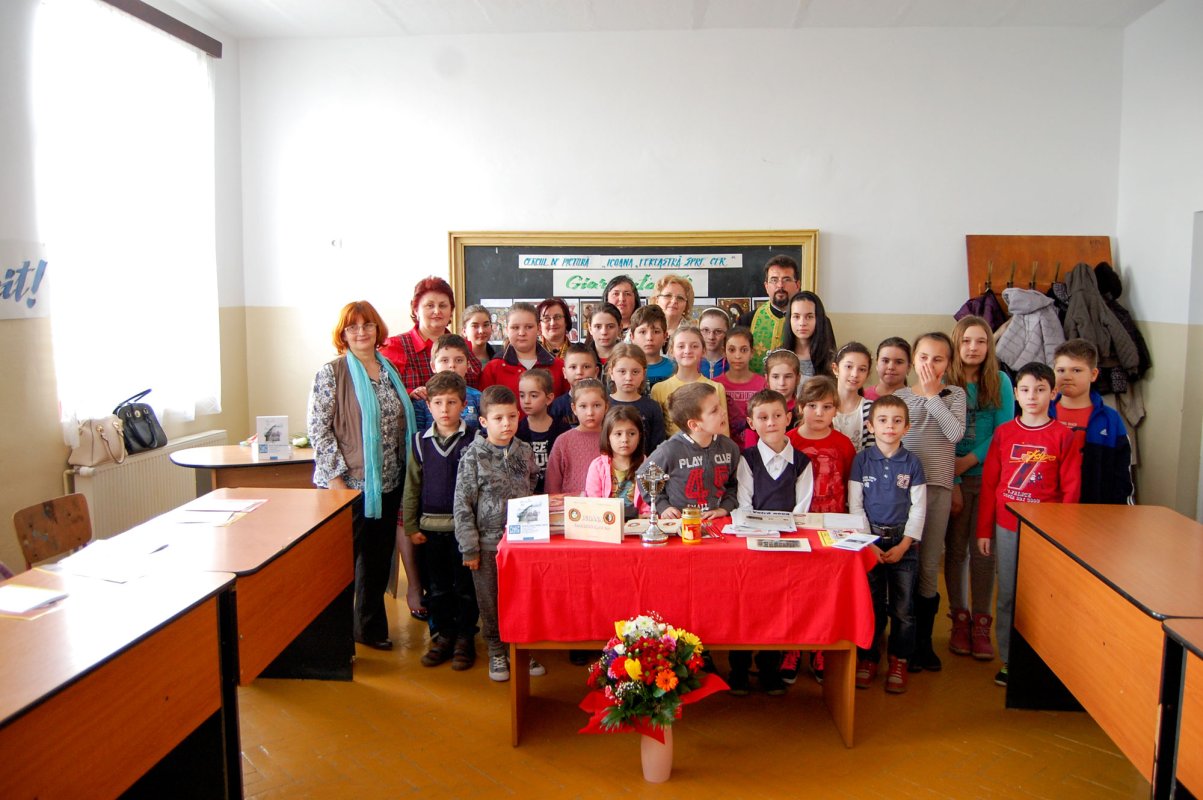 Cerc de pictură pe sticlă la Parohia Gearmata Vii 63604