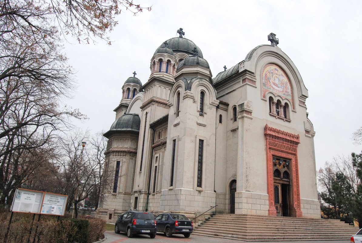 Liturghie arhierească la Biserica „Maica Precista”-Dudu 63597