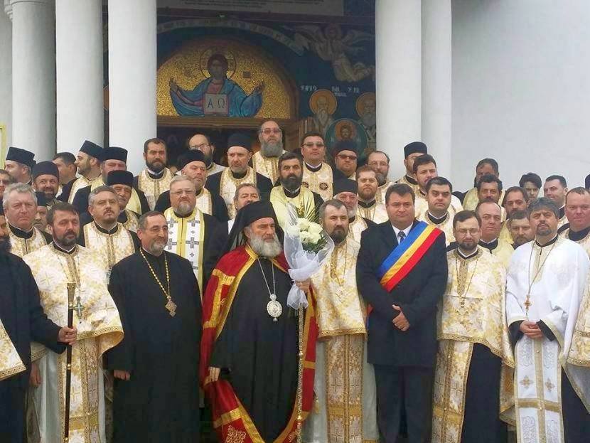 Preotul Ioan Bârgăoanu, hirotesit protopop de Oneşti 63582