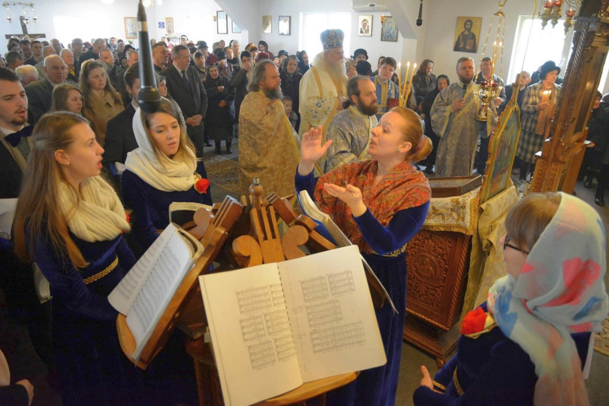 Binecuvântare arhierească în Parohia Valea Lupului 63517