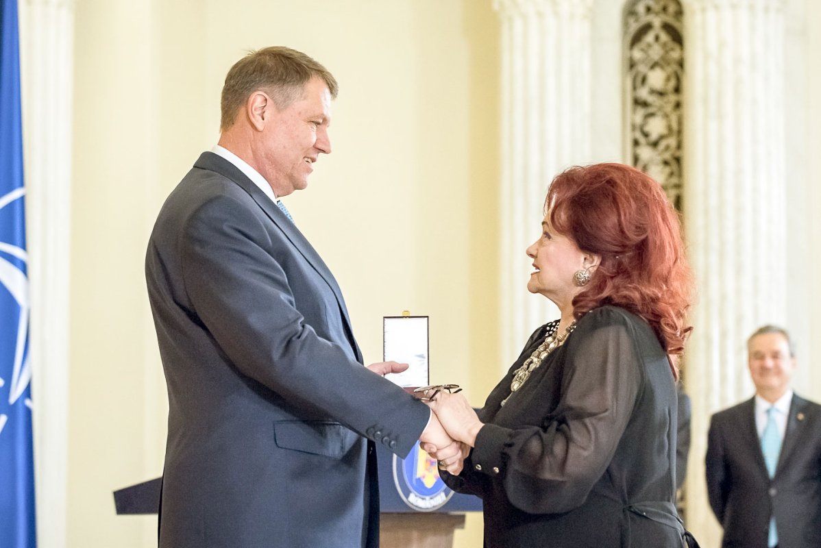 Artiști decorați de președintele României 63458