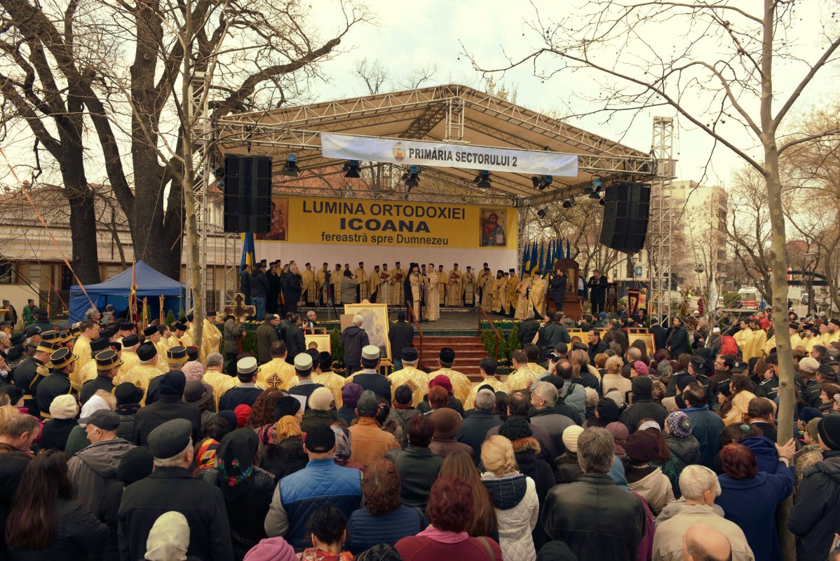 Litanie cu sfinte icoane în centrul Capitalei 63211