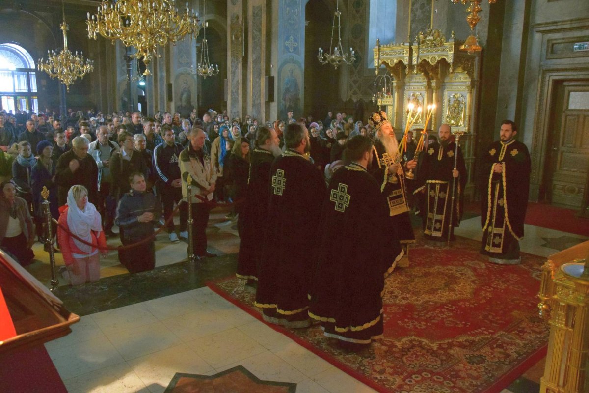 „Postul nu poate fi înţeles şi trăit decât în raport cu Dumnezeiasca Împărtăşanie“ 63170