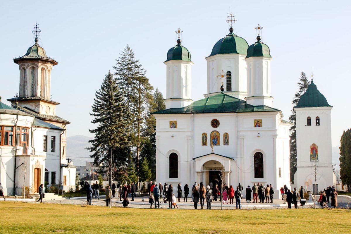 Bucurii duhovniceşti pentru credincioşii olteni 63123