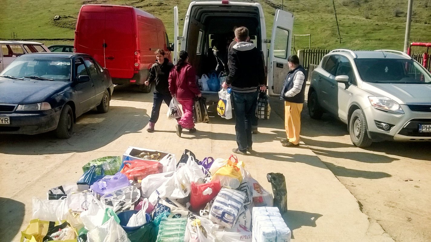 Parohia „Sfinții Arhangheli”-Huedin, în sprijinul copiilor de la Valea Plopului 63097